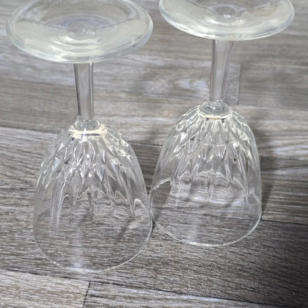 Set of 2 Clear Crystal Cut Wine Glasses‎ Stemware Vintage Elegant Design